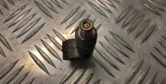 Ford Focus Fuel injector 98MFBB