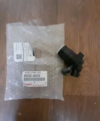 Toyota RAV 4 (XA40) Windscreen/windshield washer pump 8533042010