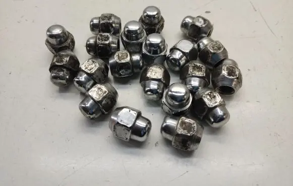 Hyundai Tucson TL Wheel nut cap/cover 