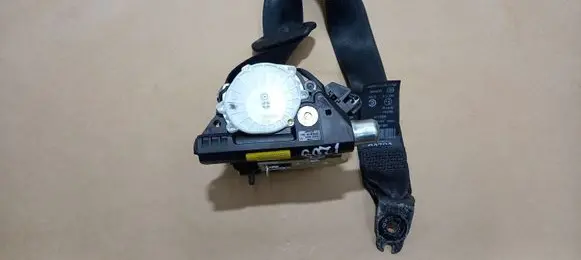 Volvo S60 Rear seatbelt 39818850