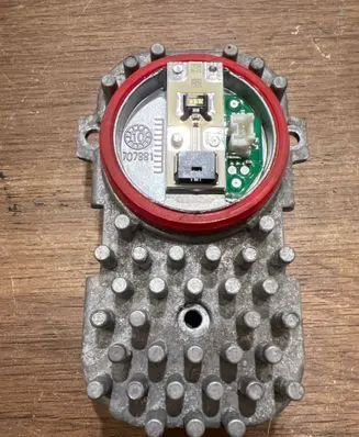 BMW 3 E92 E93 LED ballast control module 1305715084
