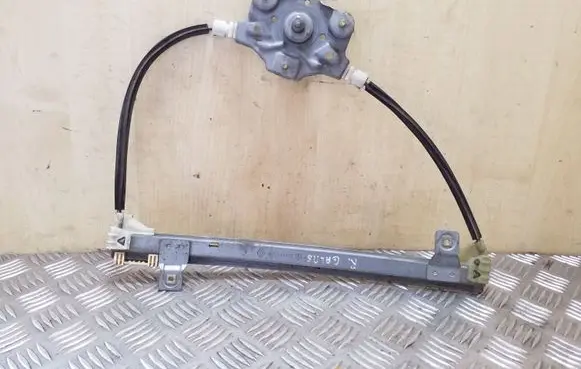 Rear door manual window regulator