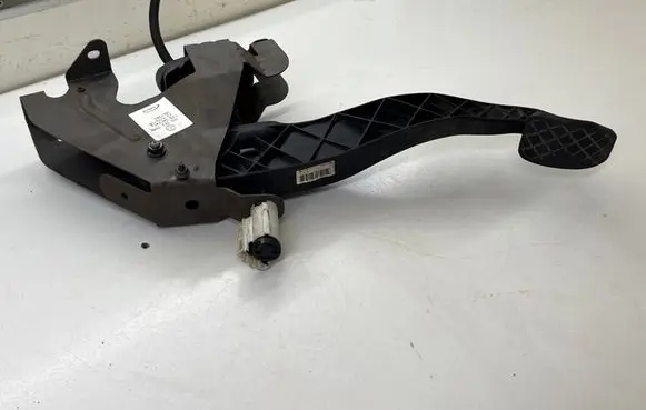 Volkswagen Transporter - Caravelle T5 Clutch pedal 7H1721059K 0867385 7H1721315A