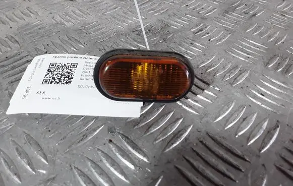Renault Megane I Front fender indicator light 7700847333