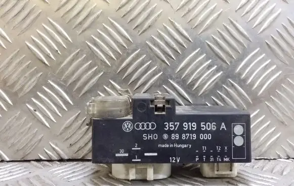 Volkswagen PASSAT B4 Coolant fan relay 357919506A 898719000