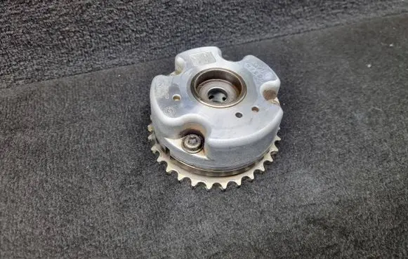 Audi A6 Allroad C6 Camshaft pulley/ VANOS 06E109083M 06E109083R