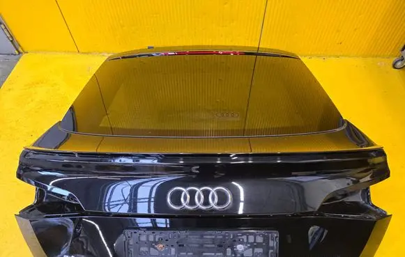 Audi e-tron Truck tailgate 