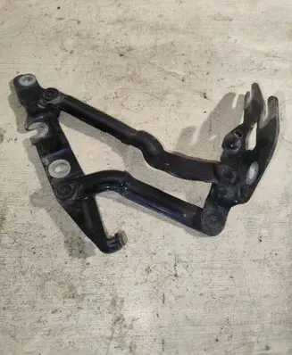 Audi A6 S6 C5 4B Tailgate/trunk/boot hinge 4b5827301