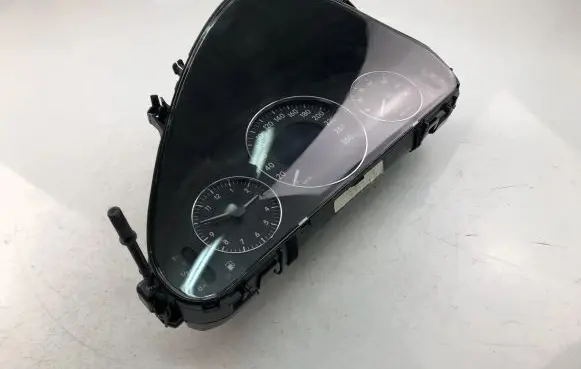 Mercedes-Benz E W211 Speedometer (instrument cluster) A2115402447