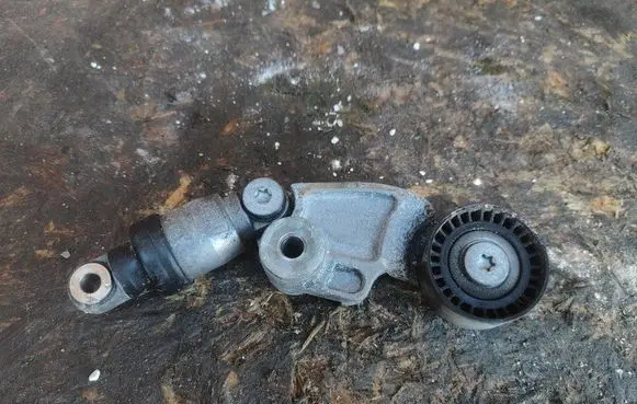 Mazda CX-5 Power steering belt tensioner SH0115980D
