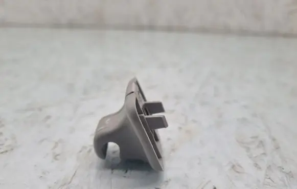 Sun visor clip/hook/bracket