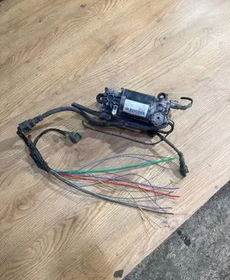 Audi A6 Allroad C5 Air suspension compressor/pump 4Z7616007A