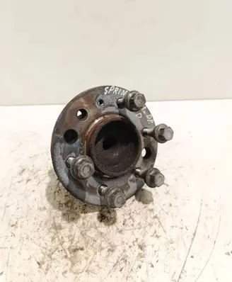 Mercedes-Benz Sprinter W907 W910 Rear wheel hub
