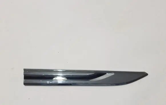 Volkswagen Touareg III Fender trim (molding) 760853688E