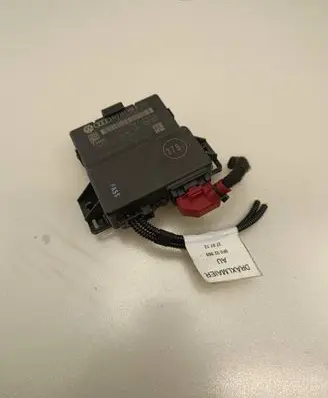 Audi Q3 8U Gateway control module 8U0907468Q 284065291
