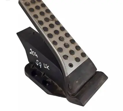 Mercedes-Benz E W212 Accelerator throttle pedal A2043000162