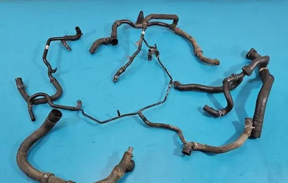 Skoda Octavia Mk3 (5E) Engine coolant pipe/hose 5Q0122058K IMPRK1560160