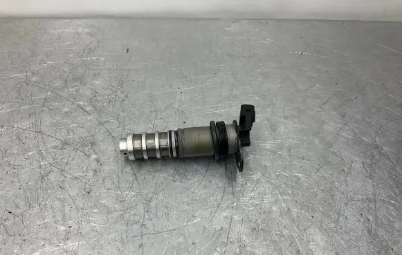 BMW 5 F10 F11 Camshaft vanos timing valve 8605123