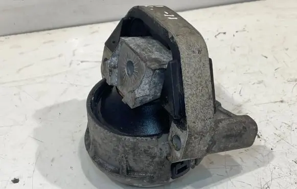 Audi A7 S7 4G Engine mount bracket V18416