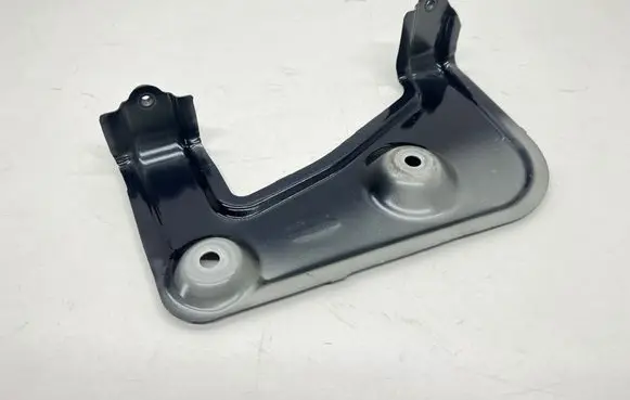 BMW X5 G05 Fender mounting bracket 7418220 741822006