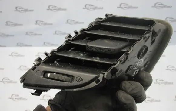 Ford Fiesta Dashboard side air vent grill/cover trim A018B08