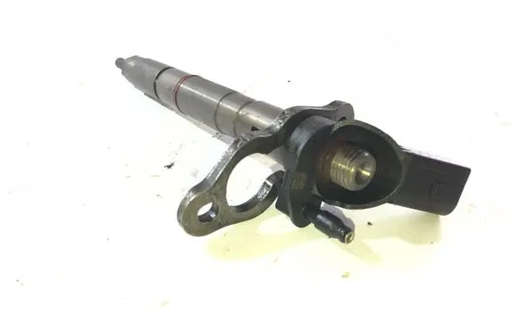 Audi A8 S8 D3 4E Fuel injector 059130277AH
