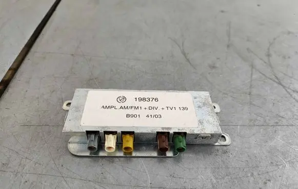 Maserati Quattroporte Aerial antenna amplifier 198376