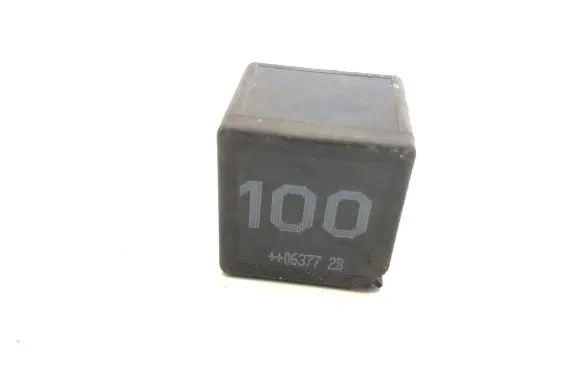 Audi A5 8T 8F Other relay 7M0951253A