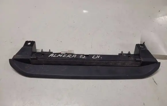 Nissan Almera N16 Third/center stoplight 24350002