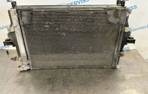 Volvo S60 Coolant radiator 30681491