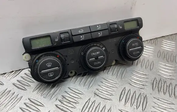 Volkswagen PASSAT B6 Climate control unit 74677532