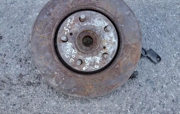 Toyota Auris 150 Front wheel hub