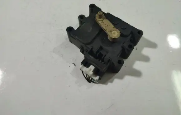 Mazda 3 I Air flap motor/actuator 