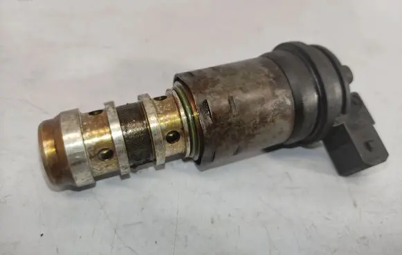 BMW X5 E53 Camshaft vanos timing valve 13150137