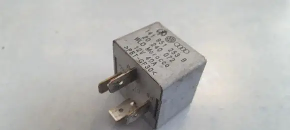 Volkswagen Golf IV Other relay 141951253B