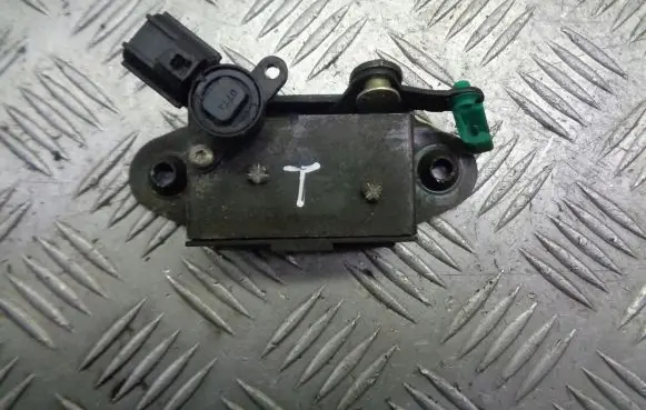 Chrysler PT Cruiser Tailgate exterior lock 