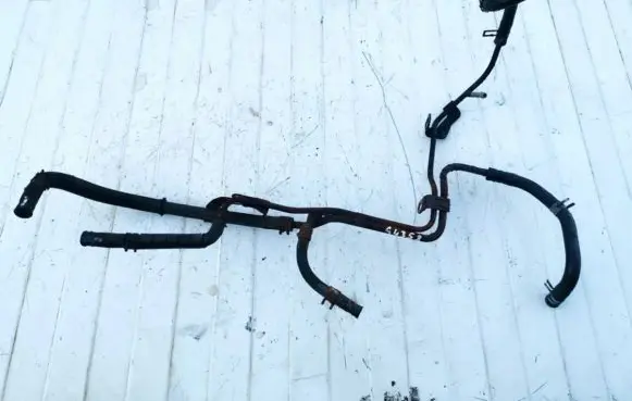 Toyota Corolla Verso E121 Fuel line pipe
