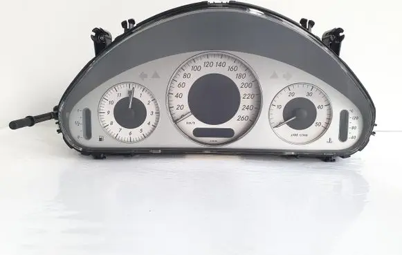 Mercedes-Benz E W211 Speedometer (instrument cluster) A2115403547