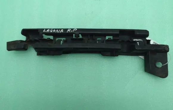 Fender mounting bracket