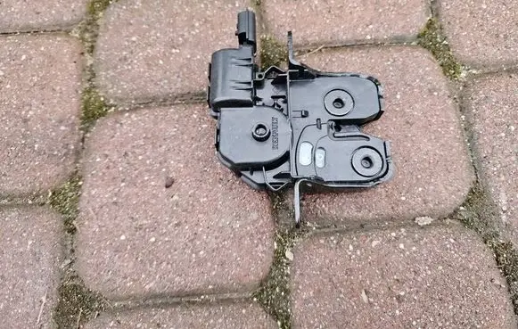 Renault Zoe Tailgate lock latch 905039428R-