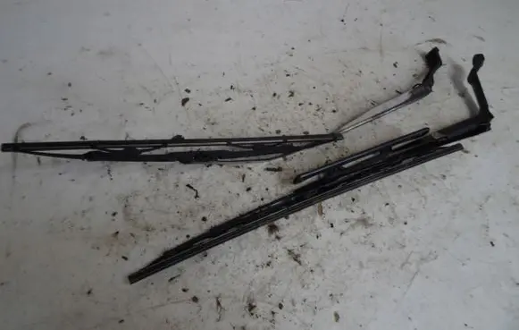 Honda CR-V Rear wiper blade arm 