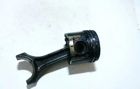Mazda 6 Piston with connecting rod 5c6