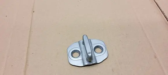 Jeep Grand Cherokee Rear door lock loop/hook striker 33712