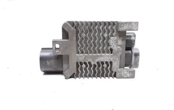 Volvo V70 Coolant fan relay 940009300