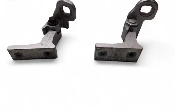 Rear door hinge set