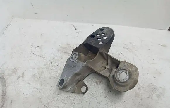 Volkswagen PASSAT B5 Engine mounting bracket 4B0199351A