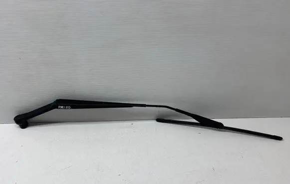 Subaru Forester SL Windshield/front glass wiper blade 9121
