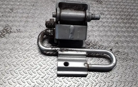 Audi A3 S3 8L Rear door lower hinge 4B0833412E