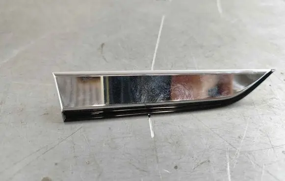 Audi A5 Front door trim (molding) 8w6853604a