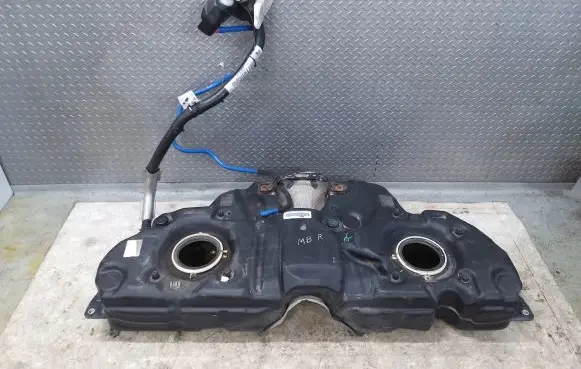 Mercedes-Benz R W251 Fuel tank A2514700901 A2514702101 A2514700220